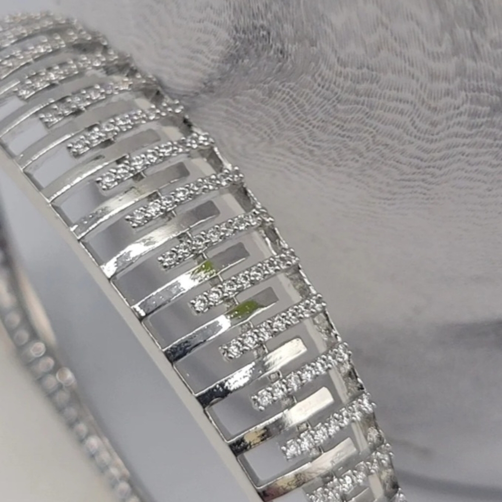 New Elegant Silver Women's Bangle/Bracelet